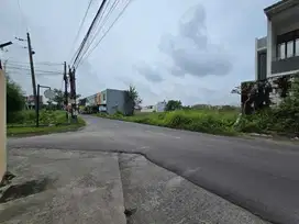 Tanah bagus strategis pinggir jalan gajahan colomadu karanganyar
