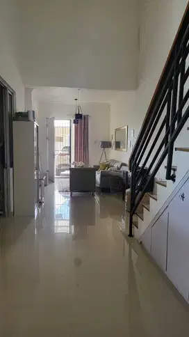 DIJUAL RUMAH HOOK DI NAVONA VILLAGE CLUSTER CATALINA - GADING SERPONG