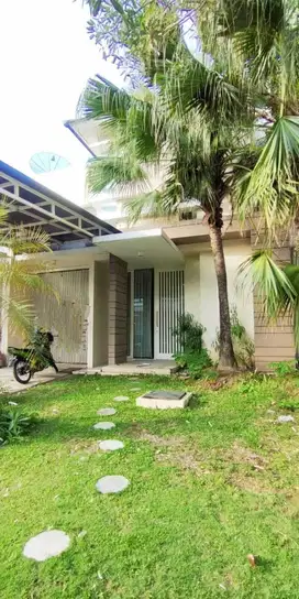Termurah Runah Pakuwon Indah Luas 180 Semi Furnished