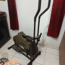 Alat Olahraga Fitness Sepeda Statis Elliptical Bike Trainer