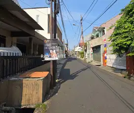 Jual Rumah Lama lokasi bagus untuk hunian dan Kost di Jl Persada Raya