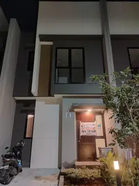 disewakan rumah summarecon crown Gading HARGA MURAH