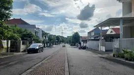 Rumah lama citraland utama dekat gwalk butuh renovasi