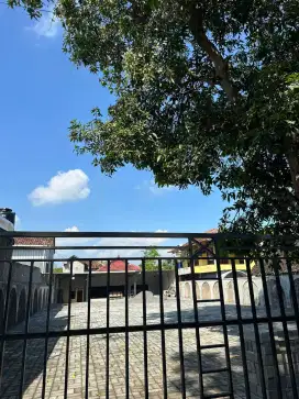 Disewakan rumah luas istimewa dekat Terminal Giwangan