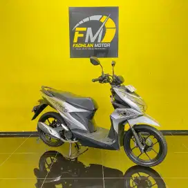 Honda Beat Street 2022 plat DKI Barat silver