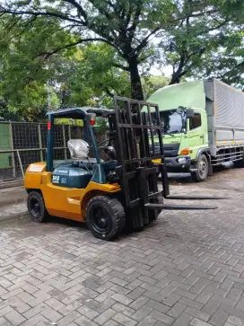 Forklift 3 lift 7fd35 like new