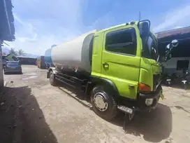 Hino 235 Hijau Tahun 2016