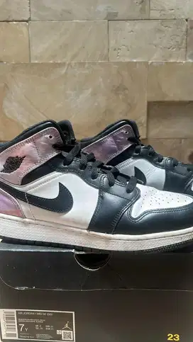 air jordan 1 mid