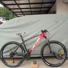 United Clovis 3.10 Red M 29er (GRES) NEW