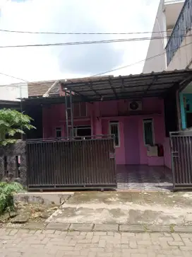 Jual cepat lagi butuh rumah siap huni dalam cluster lokasi strategis