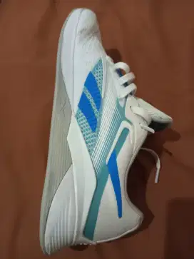 Jual sepatu reebox dan new balance