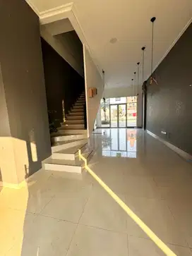 Ruko La Riviera Riverview PIK 2 4,5x12 2 Muka Hadap Danau Dan Badan