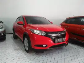 Honda HR-V E 1.5L Automatic tahun 2015 Merah