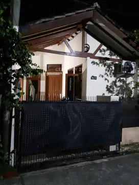 Rumah Lingkungan Nyaman Dan Asri Di Vila Pamulang S8498