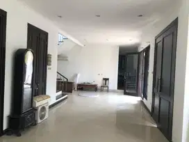 DIJUAL RUMAH WALET PERMAI HOEK TIMUR SELATAN SWIMMING POOL SHM