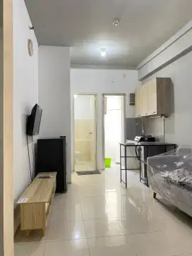 Apt Grand Emerald lt.5, Furnished, Min 3 bln sewa. Incl . IPL