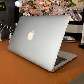 Macbook Air 11inch 2011 2/64 GB