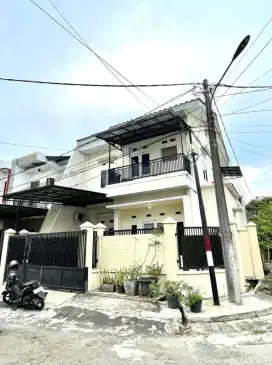 Disewakan Rumah Hoek di Cluster terdepan Harapan Indah