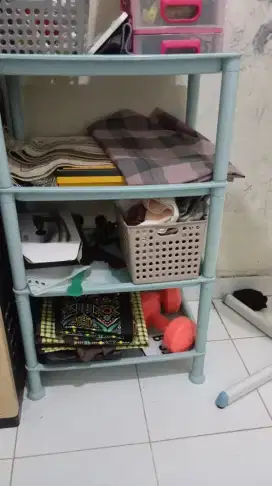 Rak susun plastik