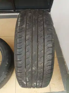 2biji Ban copotan ukuran 215/55 r17 merk DUNLOP ENASAVE kondisi 90%
