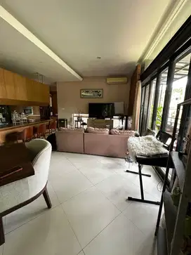 Dijual Rumah Minimalis Tropis Industrial di Bintaro Jaya, Sektor 9