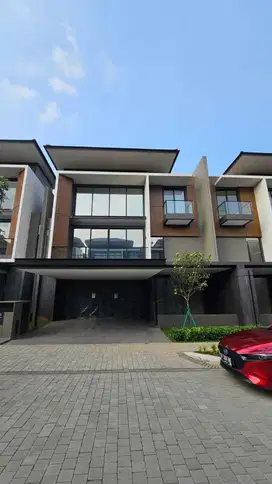 Disewakan Rumah Bagus 3 Lantai di Laurel Navapark BSD City