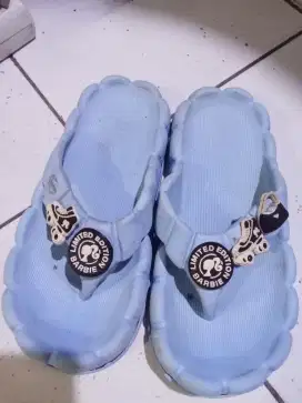 Sendal anak karakter