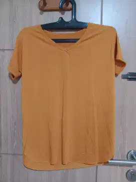Kaos Polos Kuning Kunyit