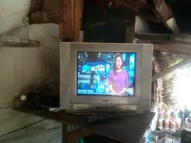 Jual tv 14in LG layar plat harga 230 nego siap antar