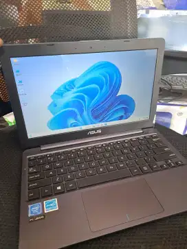 Laptop asus Notebook ringan 12 in