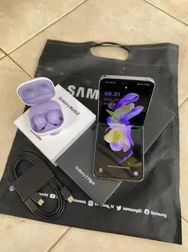 Samsung Galaxy Z Flip 4 8/256 + Galaxy Buds 2