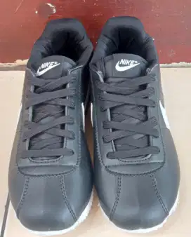 Sepatu Nike Cortez