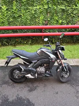 KAWASAKI Z125 - LIKE NEW