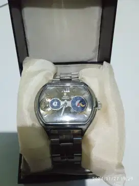 Jam tangan pria vintage