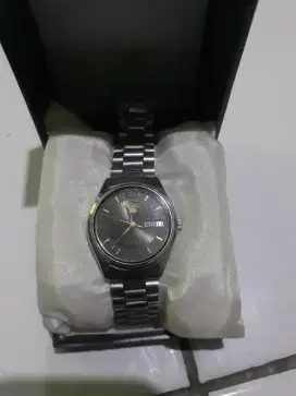 Jam tangan pria seiko5