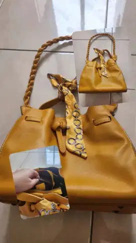 Tas donnatelo warna kuning