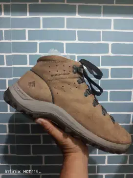 SEPATU OUTDOOR COLUMBIA