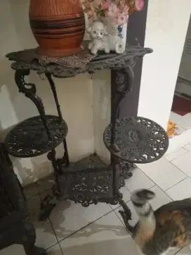 Rak susun besi tempa antik