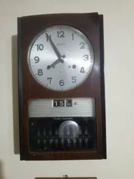 Jam bandul seiko