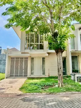DISEWAKAN RUMAH THE MANSION PAKUWON INDAH SEMI FURNISH 3KT DEKAT MALL