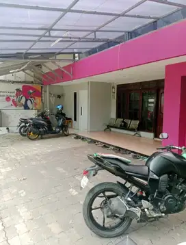 Muraah, Tempat usaha di Tebet Barat, Jalan Raya