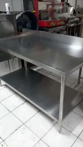 Meja 2 susun ukuran 150x75x85

Harga : 2,8jt
