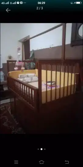 Tempat tidur bayi kayu jati