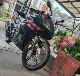 Dijual r15v2 tahun 2016