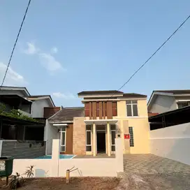Rumah Mewah LT 200mtr. 4 kt.Kolam renang. Citra Indah City Cileungsi