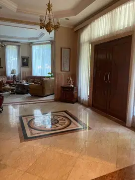 Dijual Cepat Rumah Hoek Di Jalan Barito Jakarta Selatan