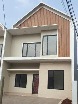 Rumah Siap Huni 2 Lantai Free Pagar, Canopi,  di Timur Jakarta 1,2 M