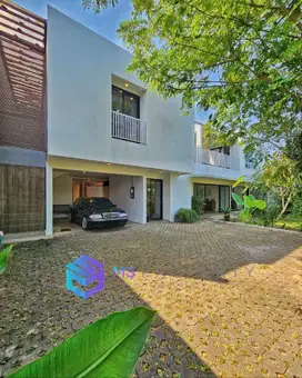 RUMAH INDUSTRIAL MINIMALIST 2 LANTAI KOMPLEK BCI NAN ASRI
