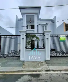 KOMPLEKS ABADI, Duren Sawit, Jkt Timur : The Elegance Of White Diamond