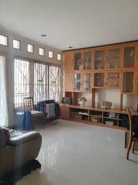 DIJUAL RUMAH CANTIK, ASRI DI KELAPA GADING